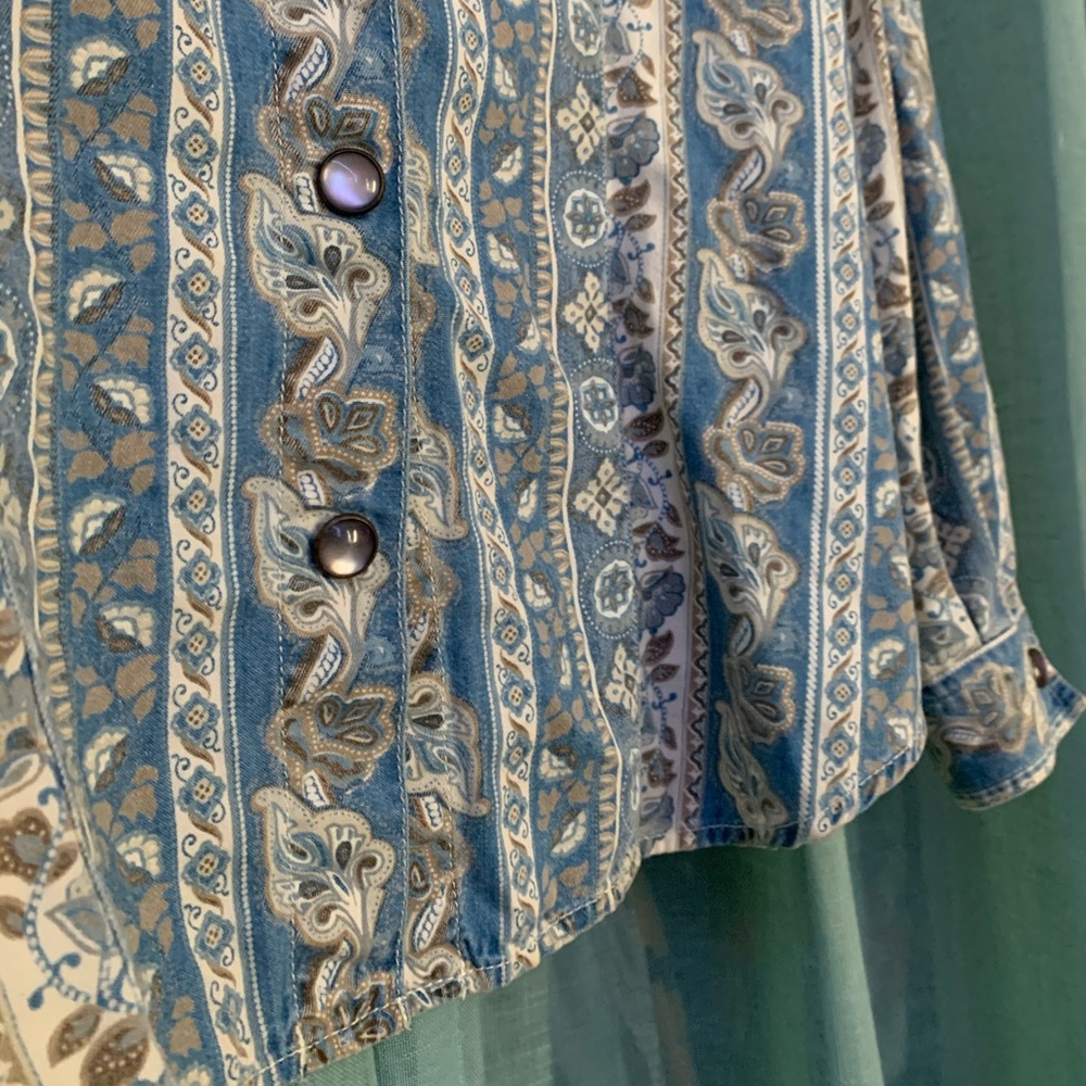 Paisley Button Up - Picture 3 of 5